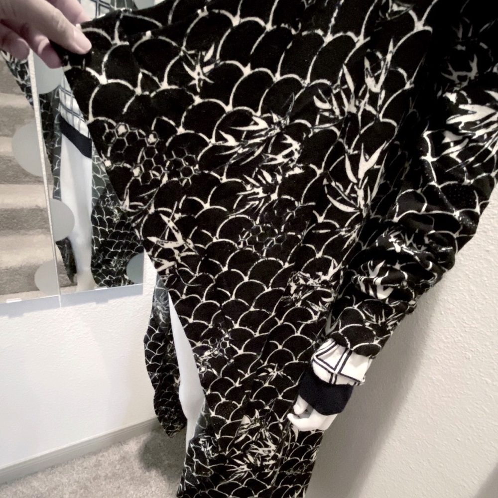 B&W Print Kimono Duster Cardigan - Picture 10 of 11